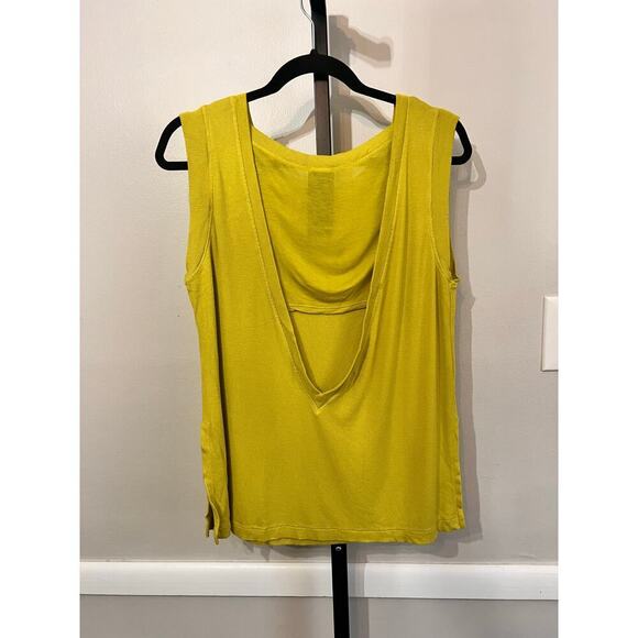 Heather Solid Yellow Knit Crewneck Cut Out Back Sleeveless Tank Top Size Small - Picture 3 of 7